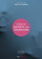 Over de muren van stilzwijgen